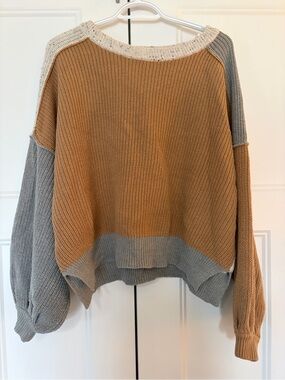 Promesa Two-Tone Crewneck Sweater in Camel, Light Gray, and Cream